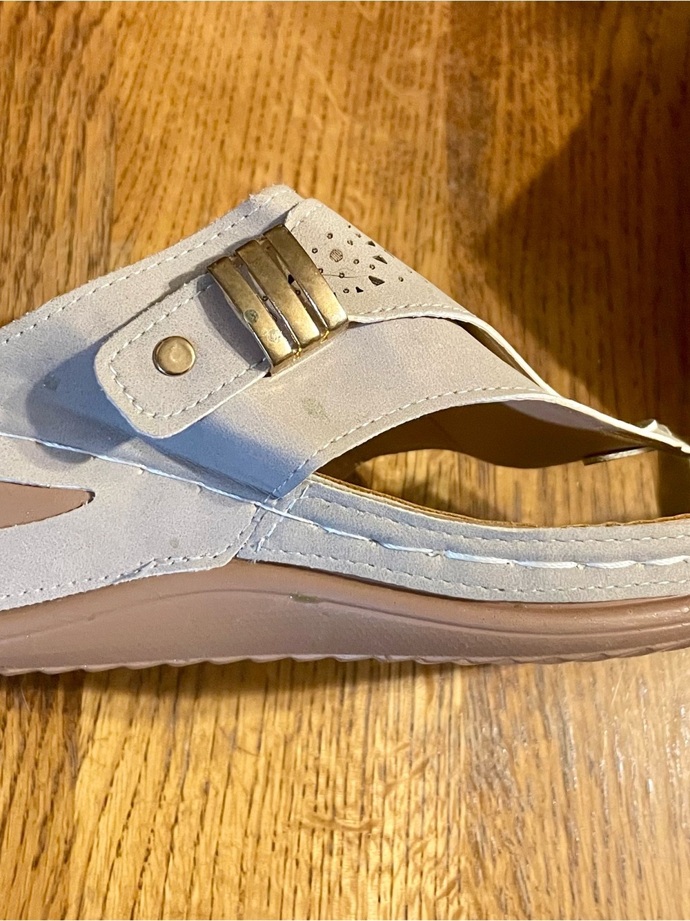 Comfort Slide Sandal in Light Beige with Buckle